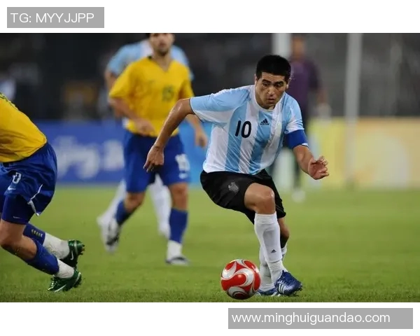 足球明星全屏高清60帧精彩瞬间尽在眼前感受足球魅力与激情的完美结合 足球明星全屏高清60帧精彩瞬间尽在眼前感受足球魅力与激情的完美结合