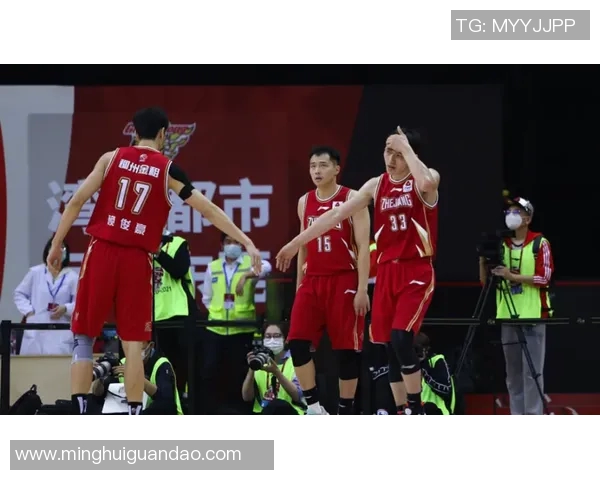 沃克凯斯勒展现卓越篮球才华助力球队争夺季后赛席位 沃克凯斯勒展现卓越篮球才华助力球队争夺季后赛席位